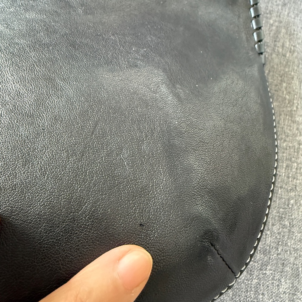 Black Swing Handbag - Picture 5 of 12